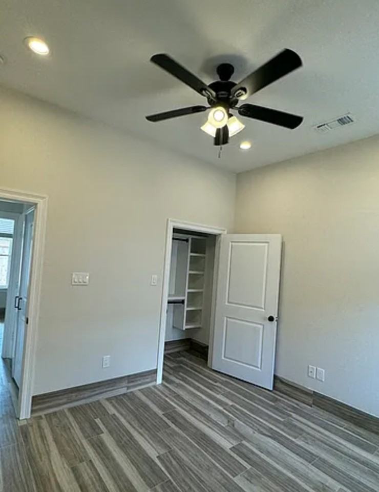 4000 Juno Dr #4000 - Photo 4 of 9