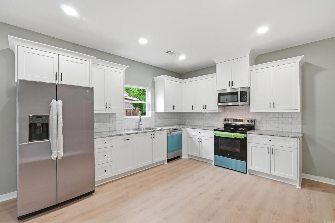 717 Burton St #NA - Photo 6 of 22