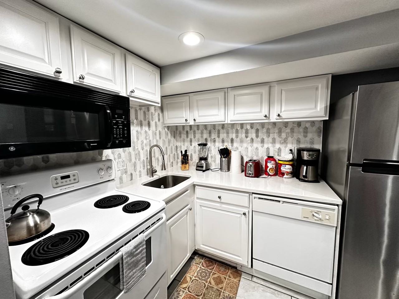 609 P St Nw #B - Photo 2 of 12
