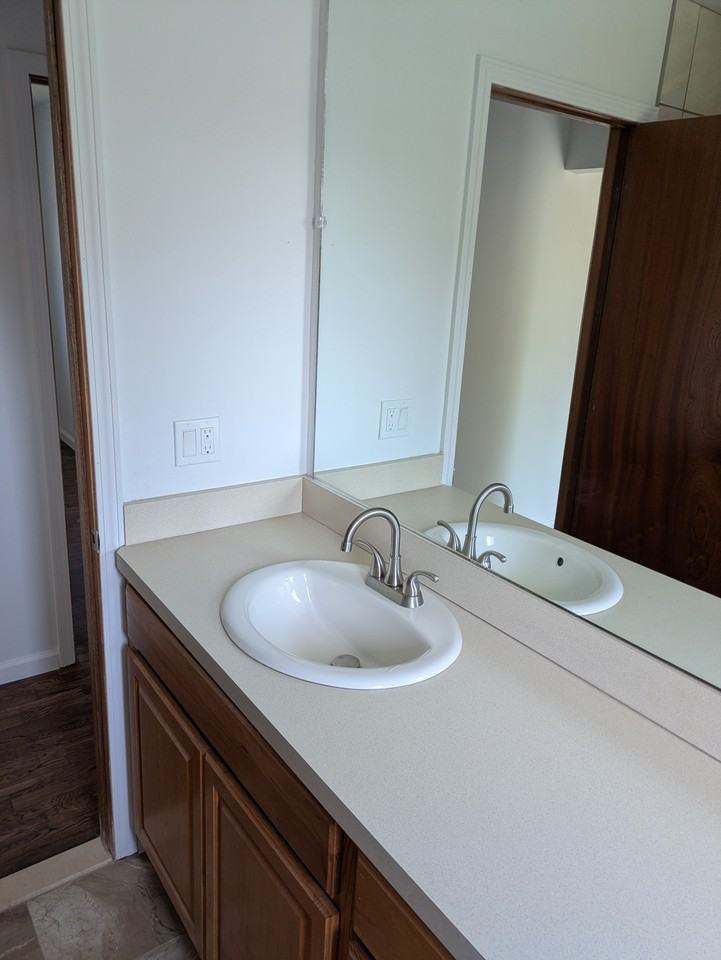 4021 Burns St #1 - Photo 7 of 11