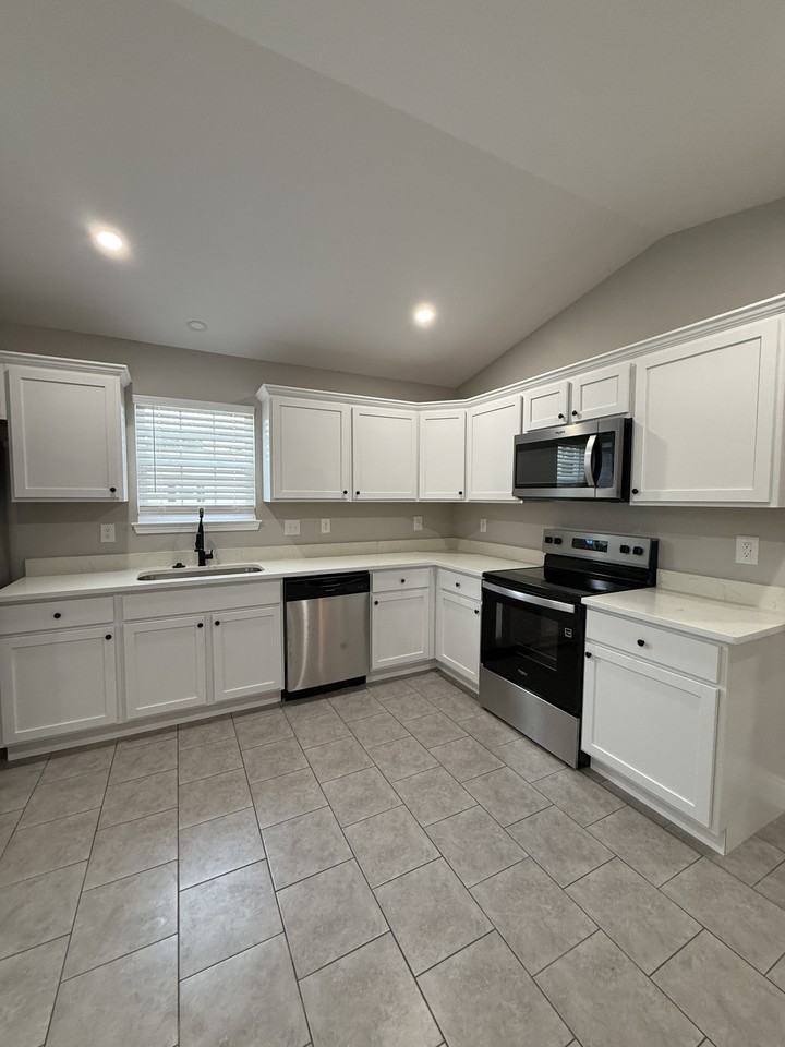24672 Chestnut St #24672 - Photo 3 of 12