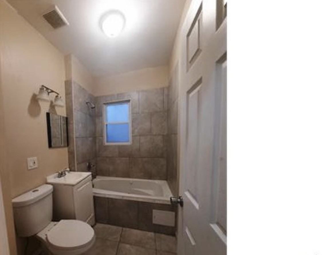 8551 S Manistee Ave #1 - Photo 2 of 8