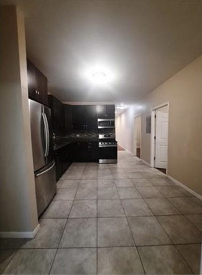 8551 S Manistee Ave #1 - Photo 5 of 8