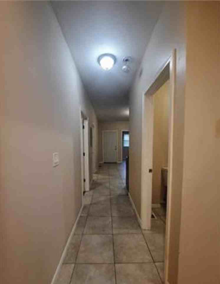 8551 S Manistee Ave #1 - Photo 7 of 8