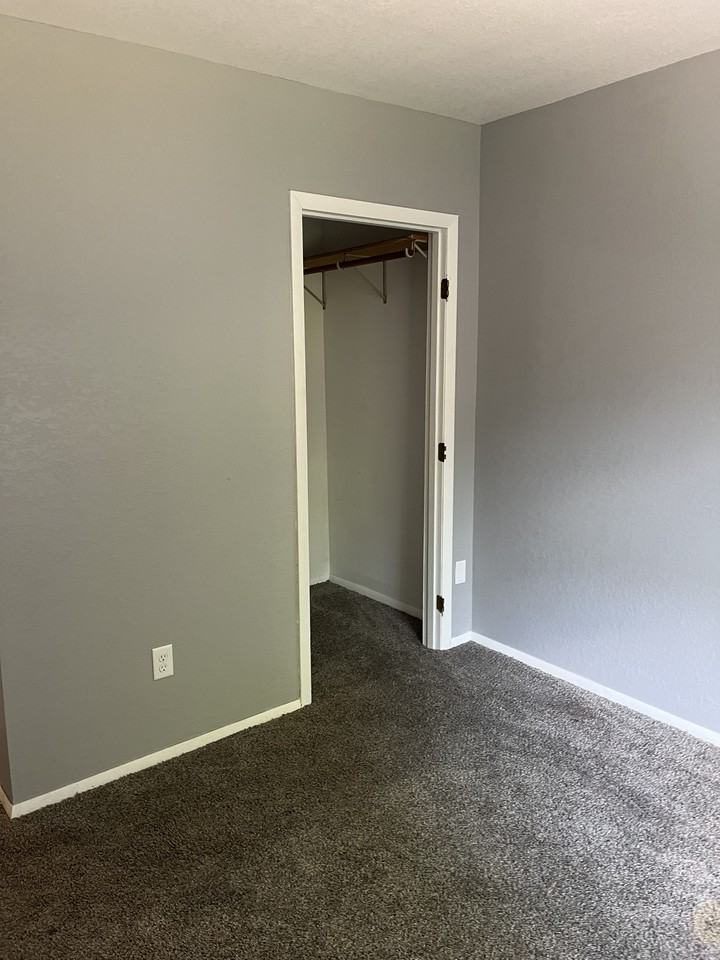 521 E F St #NA - Photo 6 of 15