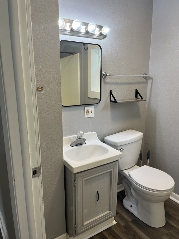 521 E F St #NA - Photo 7 of 15