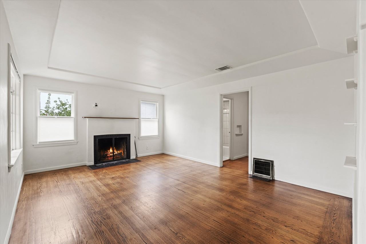 2225 9th Ave #NA - Photo 3 of 18
