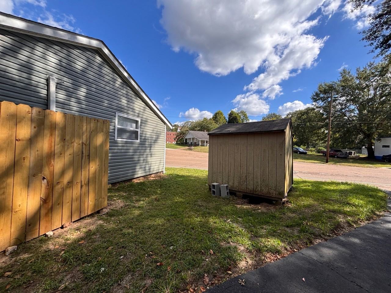 440 E Deaderick St #NA - Photo 2 of 27