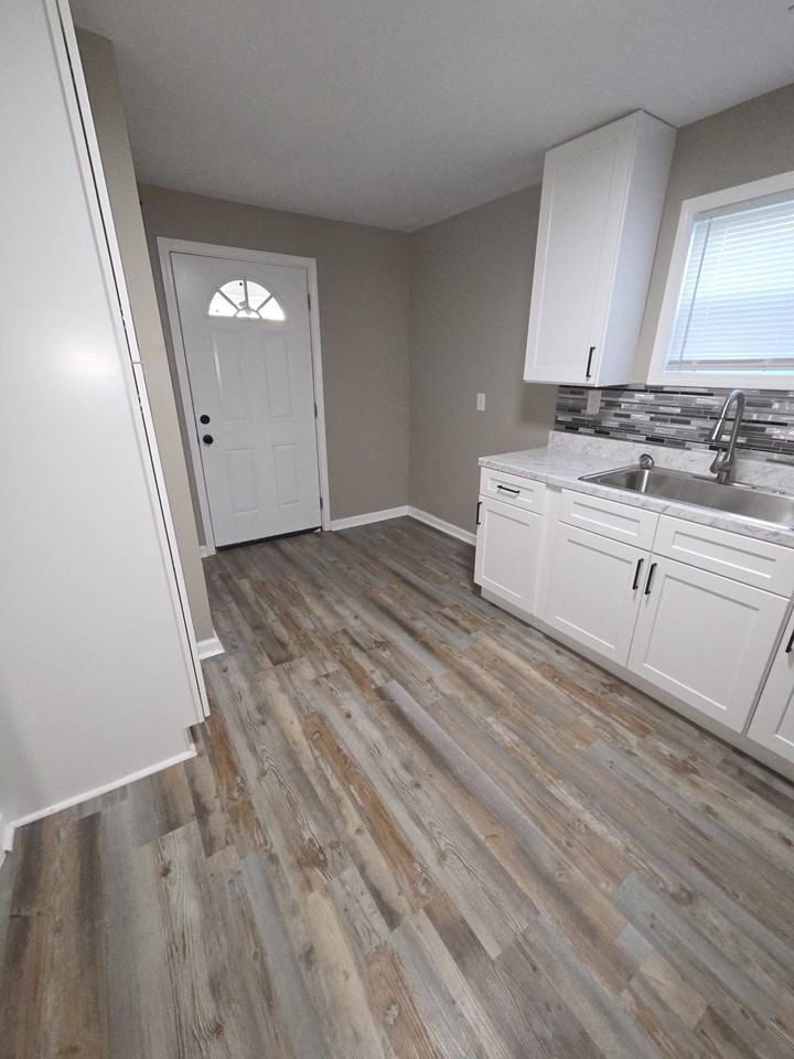 440 E Deaderick St #NA - Photo 5 of 27