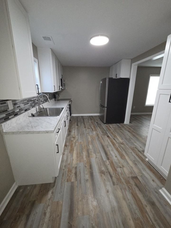 440 E Deaderick St #NA - Photo 6 of 27