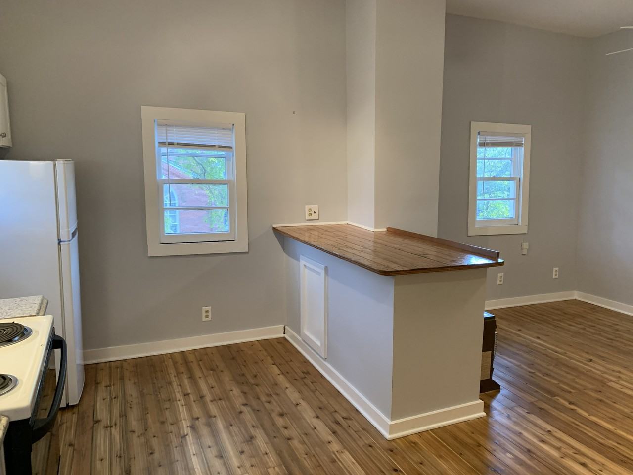 403 S 5th Ave #B - Photo 4 of 12