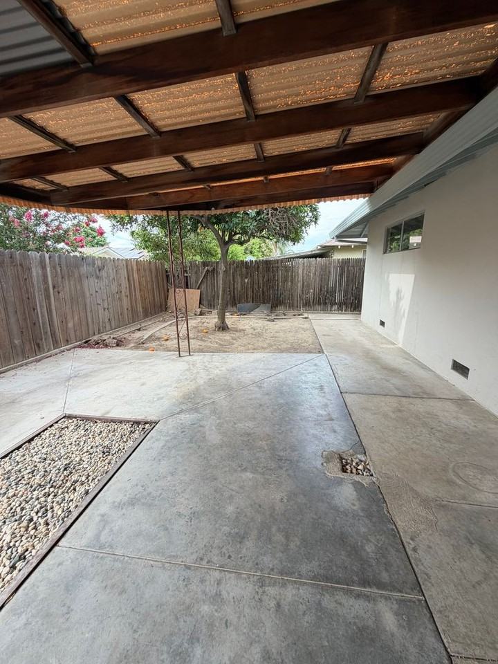 1513 Alpine Ln - Photo 3 of 20