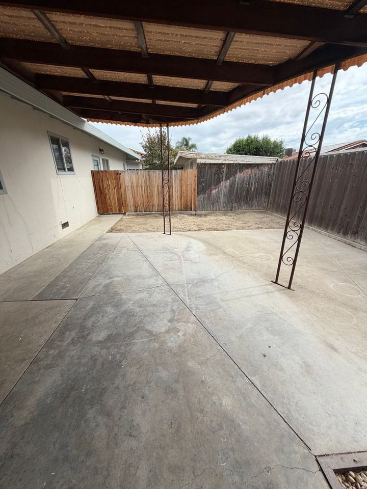 1513 Alpine Ln - Photo 4 of 20
