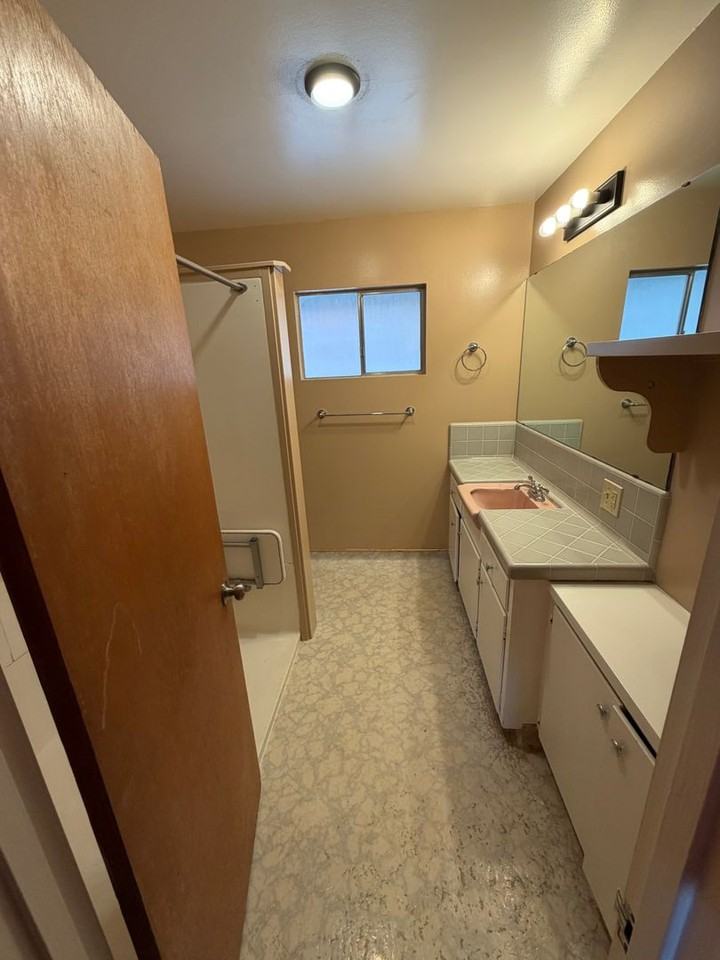 1513 Alpine Ln - Photo 6 of 20