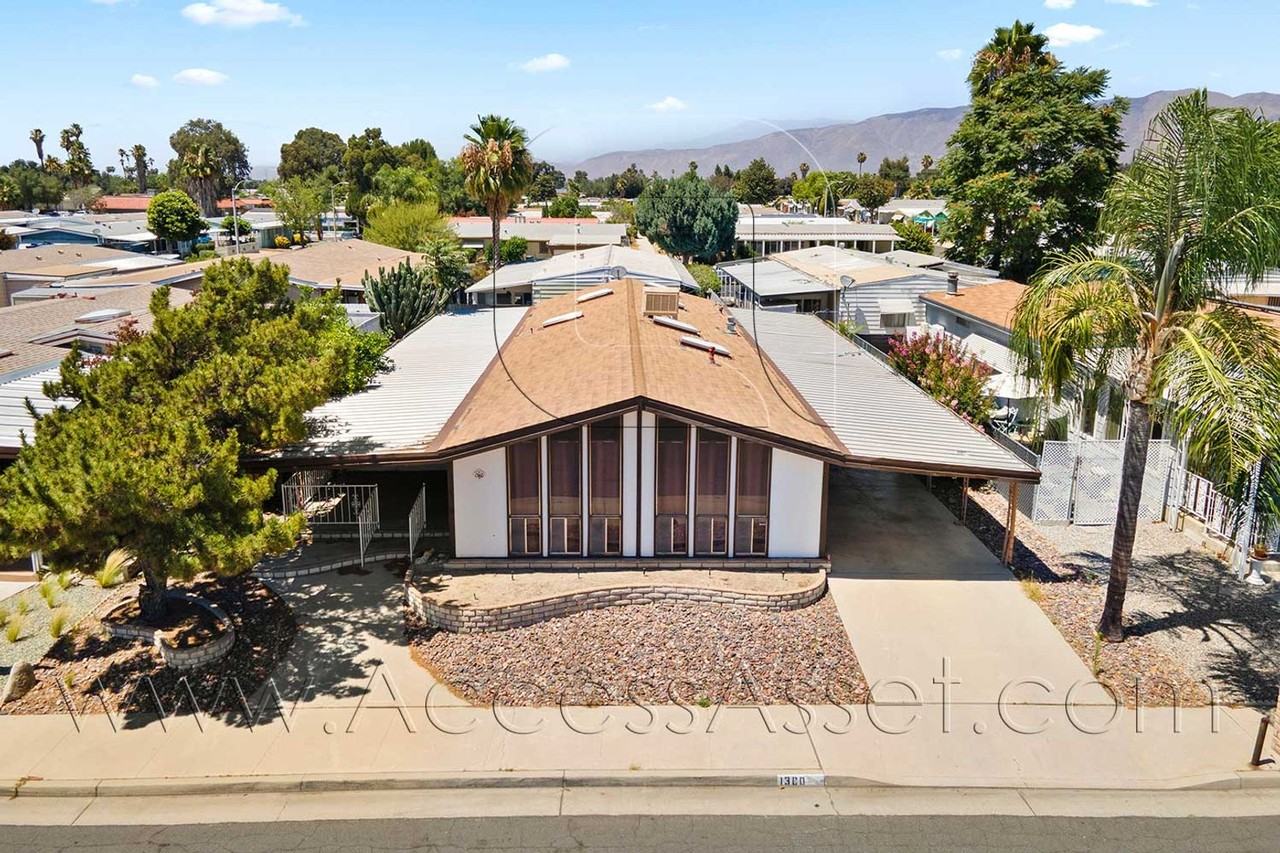 1360 Cabrillo Dr - Photo 3 of 29