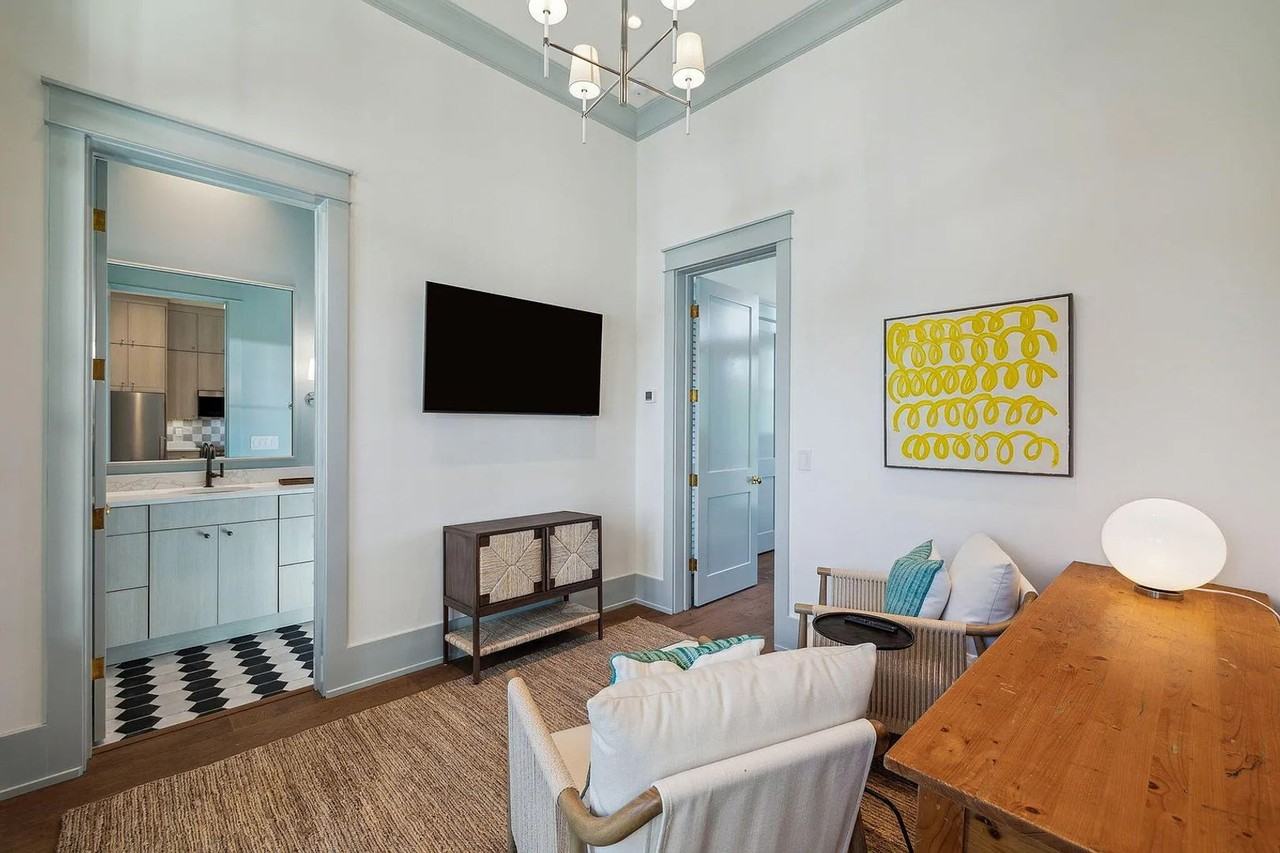 215 Buddy St - Photo 7 of 32