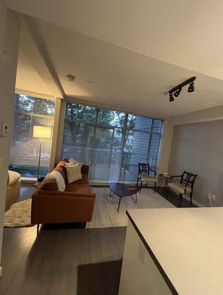 255 First St W - Photo 2 of 3