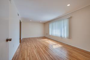 featured image of 841 Walnut St #2