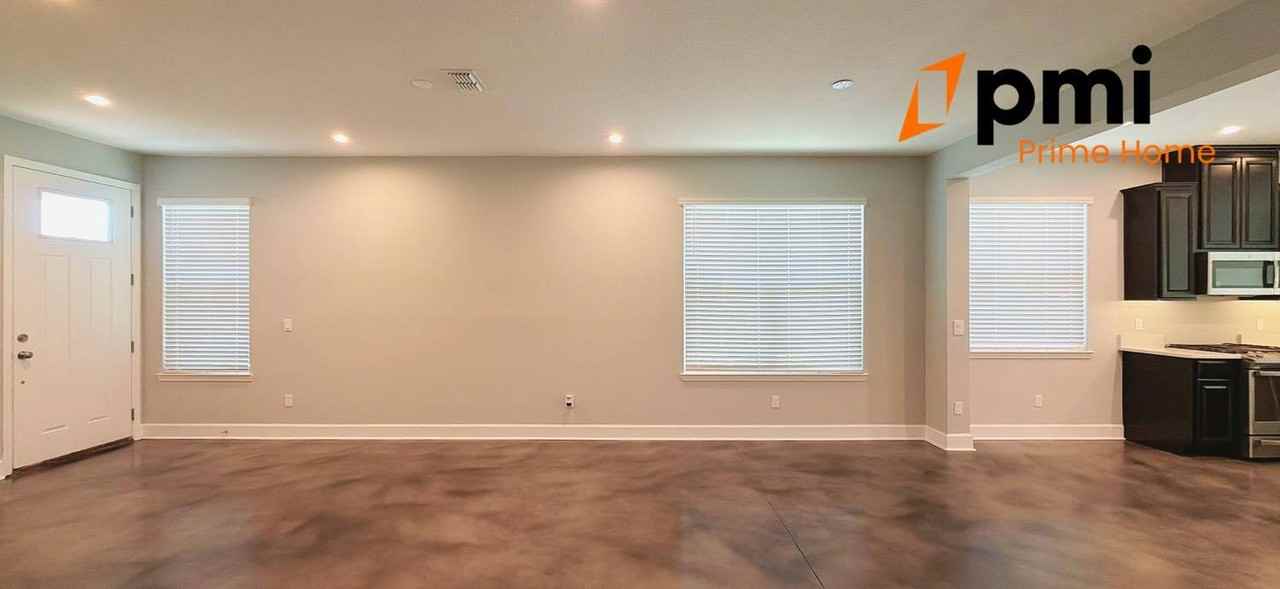2593 Pinnacle Ln - Photo 6 of 34