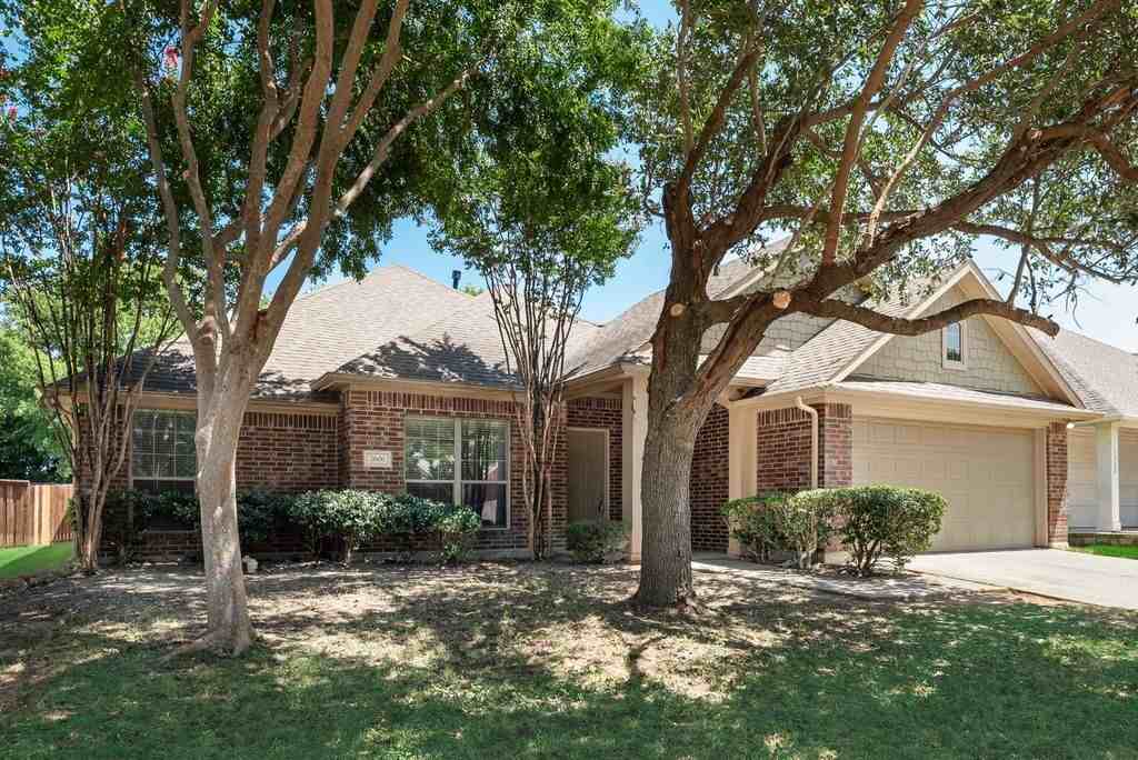 7600 Shasta Dr - Photo 2 of 29