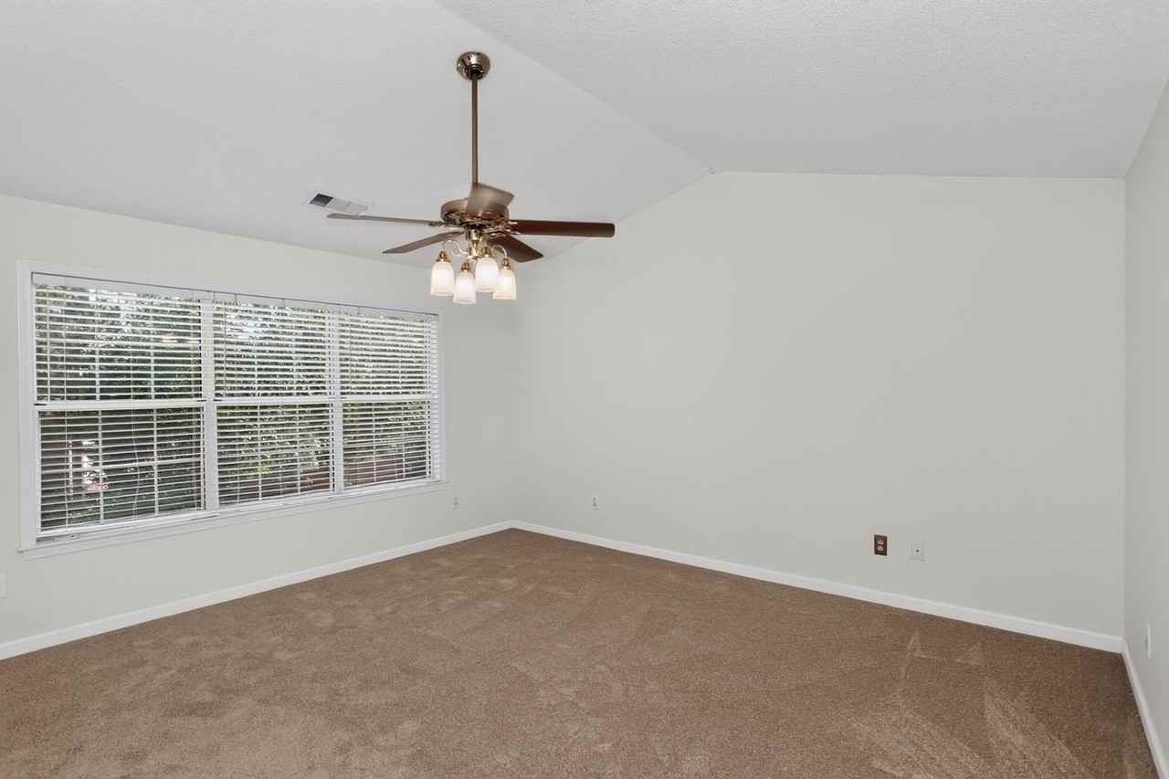 11885 Carriage Park Ln - Photo 7 of 36