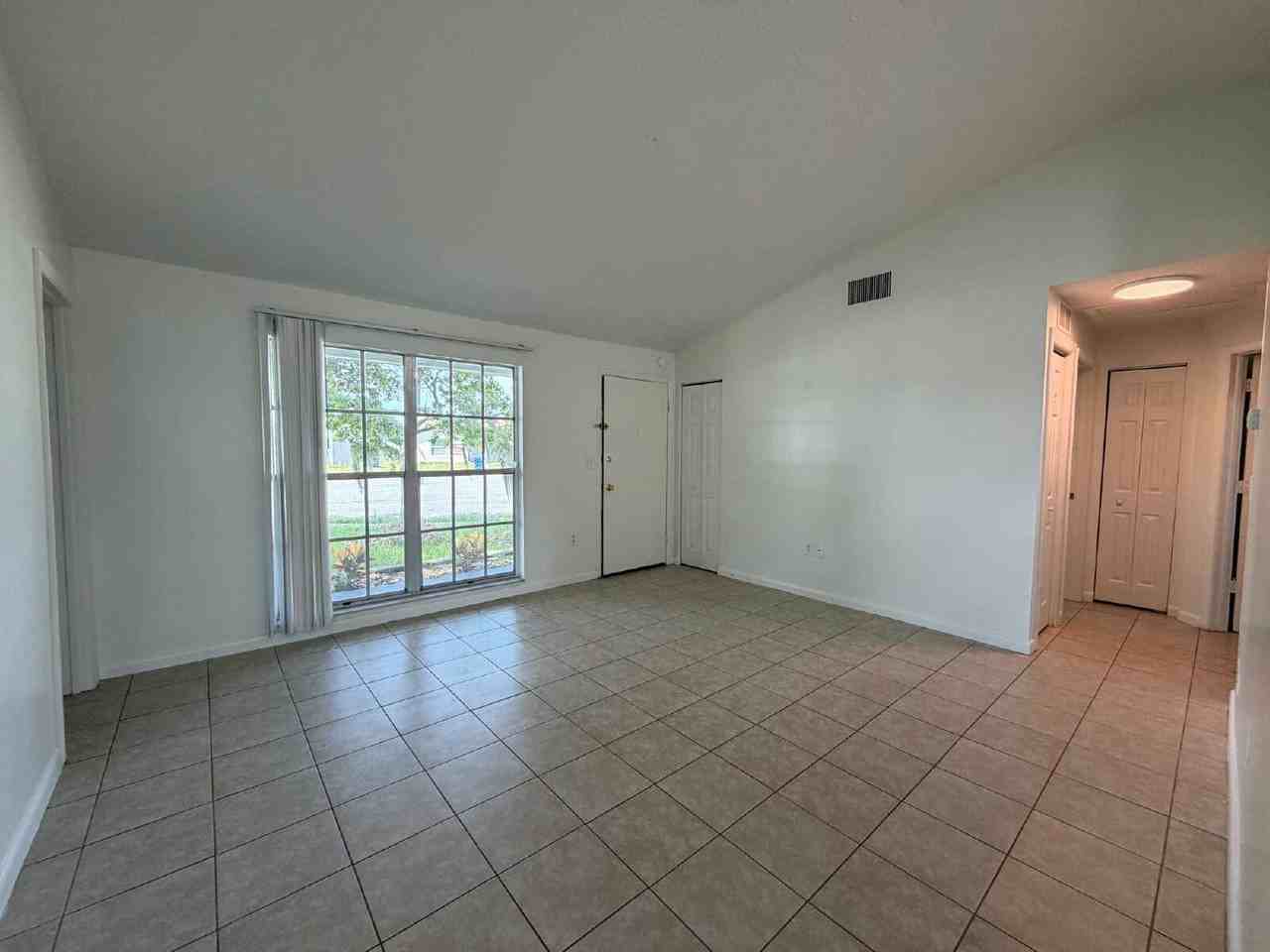 3532 Glenburn Ct - Photo 5 of 19