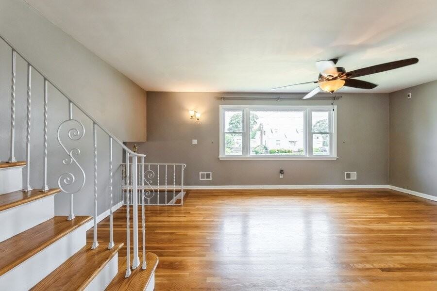150 Pleasant Ave - Photo 4 of 47