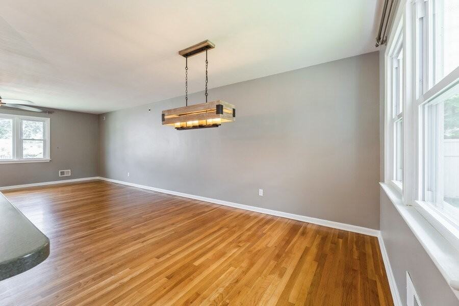 150 Pleasant Ave - Photo 5 of 47