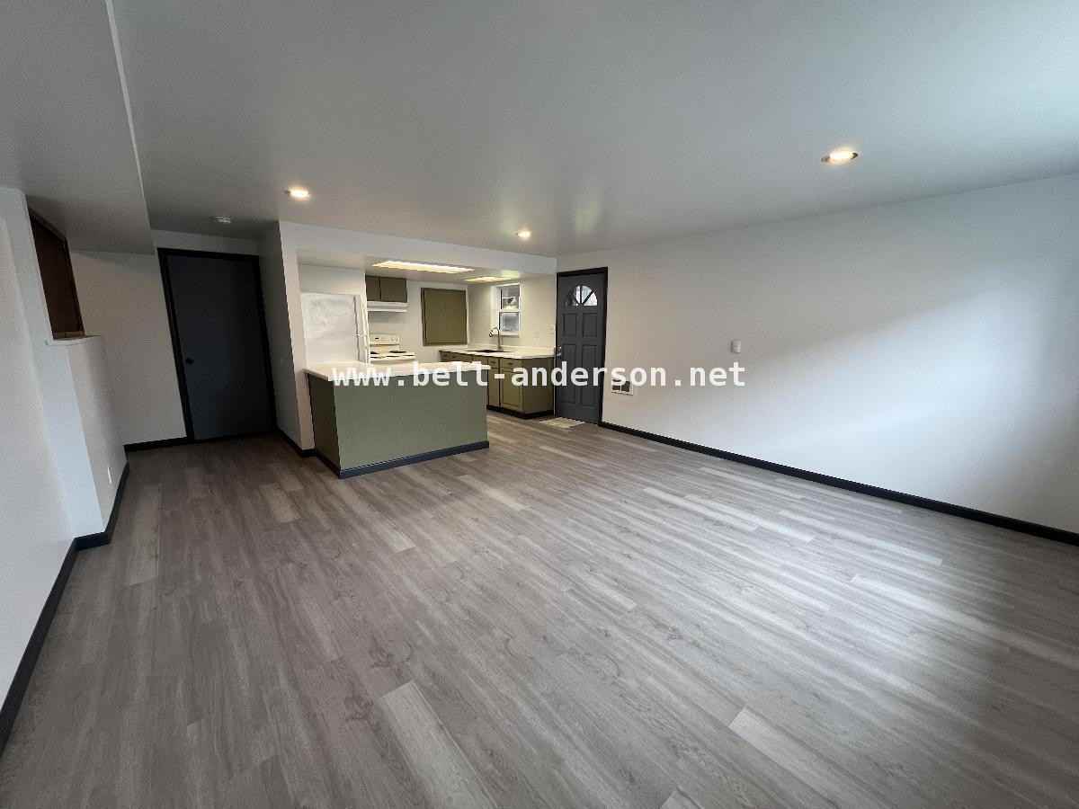 21304 3rd Ave S - Photo 6 of 10