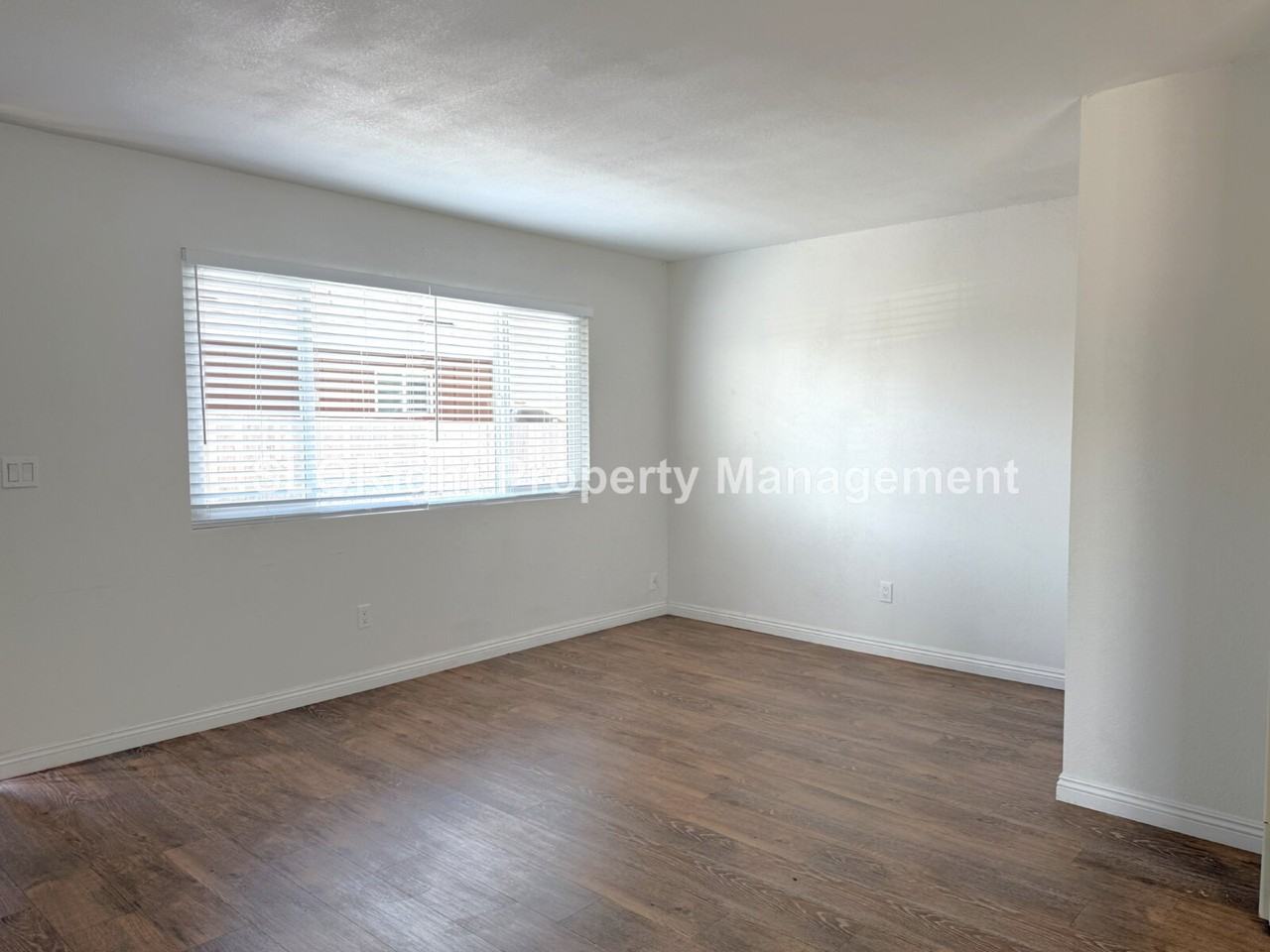 243 N 7th St - Photo 4 of 10