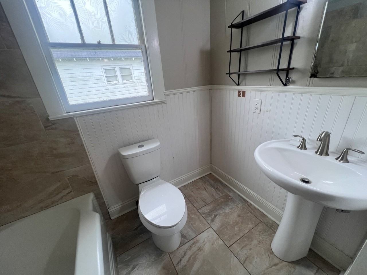 912 General Mouton Ave - Photo 7 of 12
