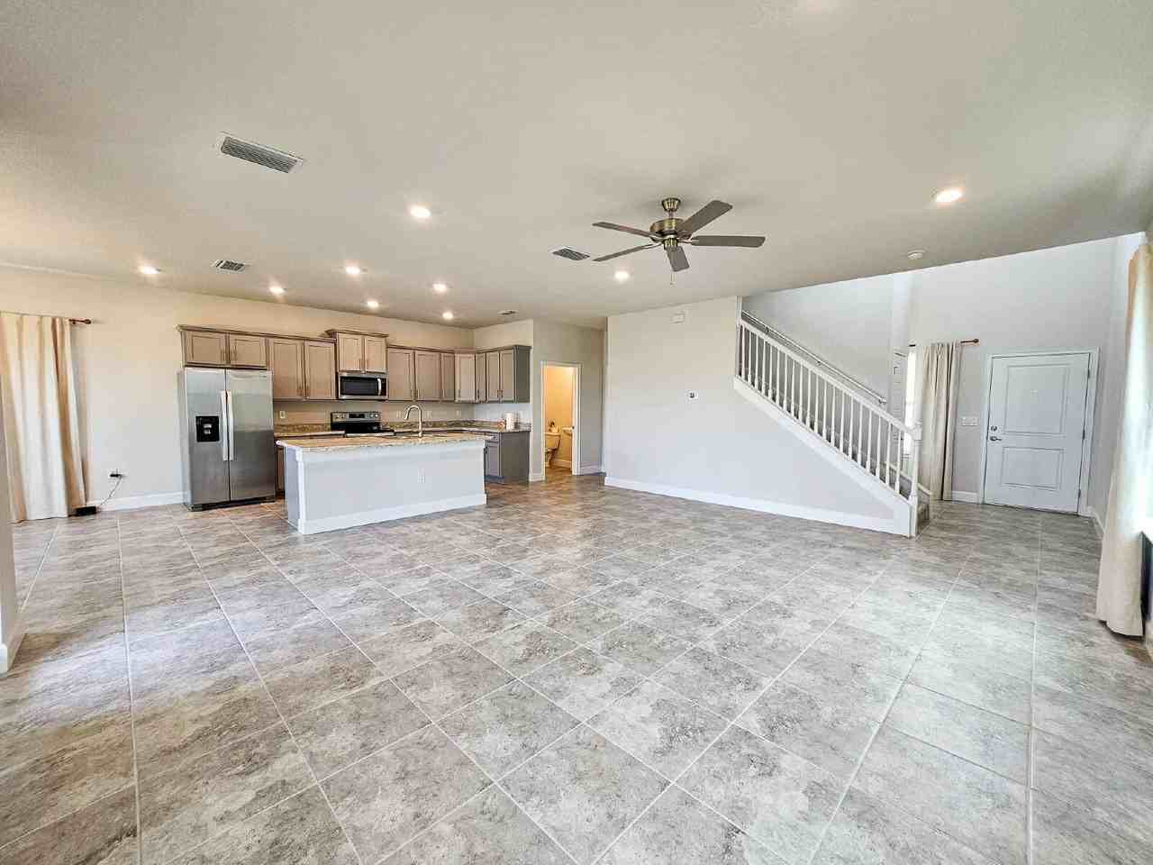 1109 Canfield Cir Se - Photo 3 of 31