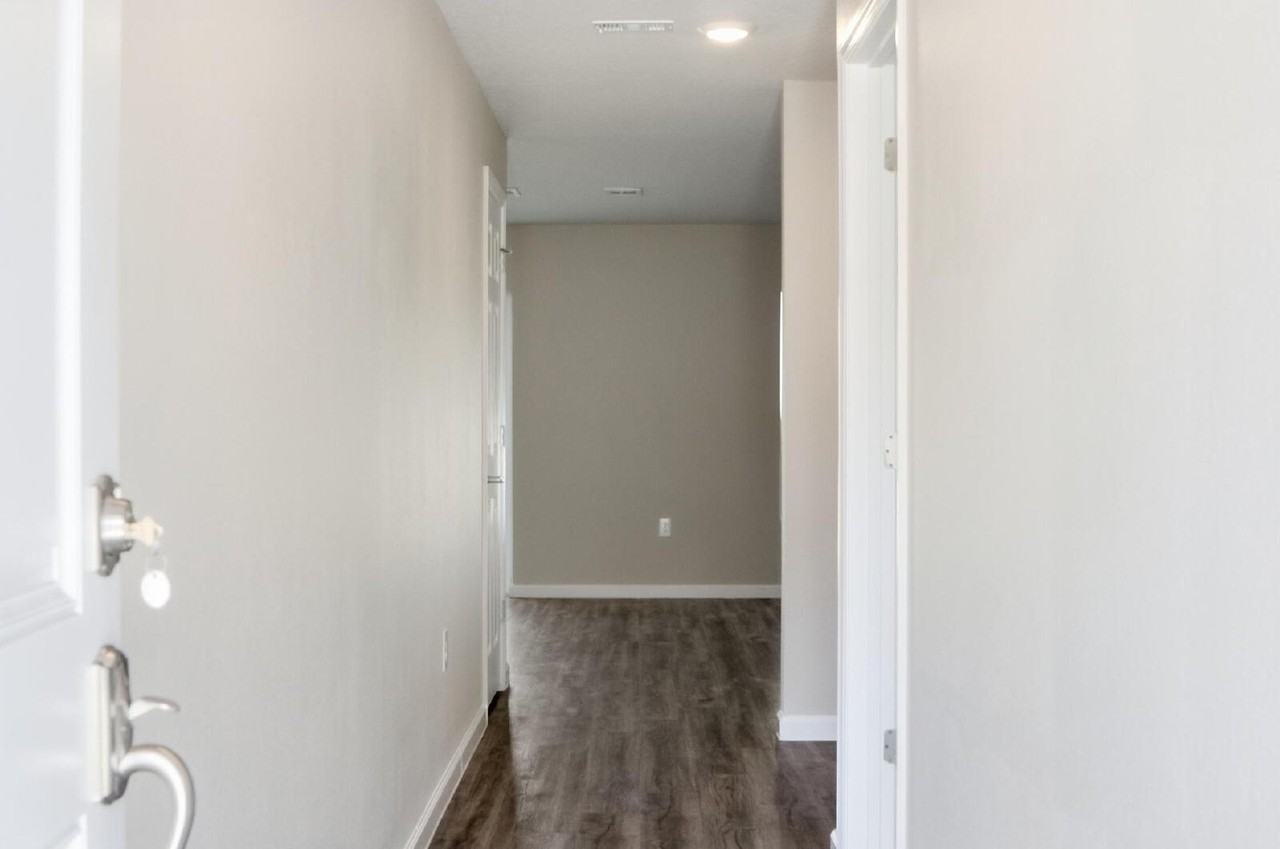 64 Foxhall Ln - Photo 2 of 50