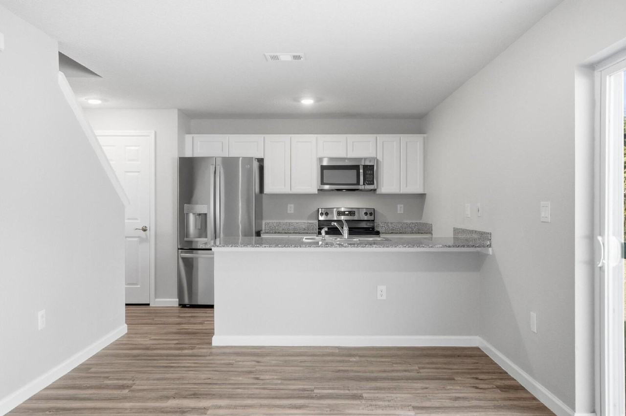 64 Foxhall Ln - Photo 6 of 50