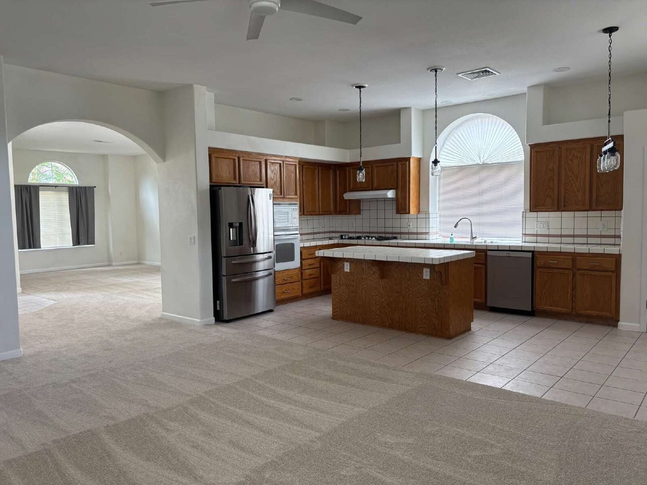 3031 Daggett Dr - Photo 3 of 21