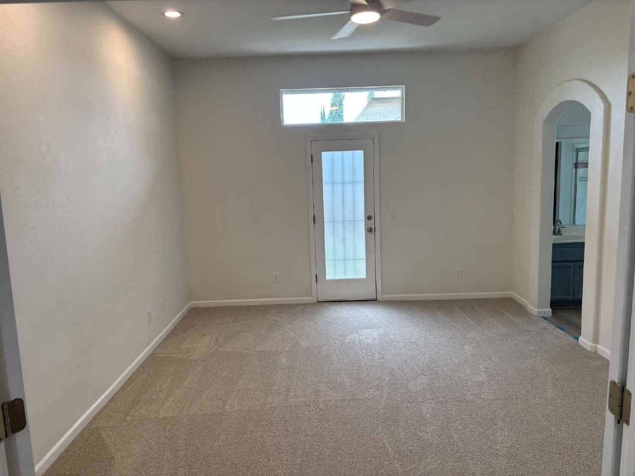 3031 Daggett Dr - Photo 5 of 21