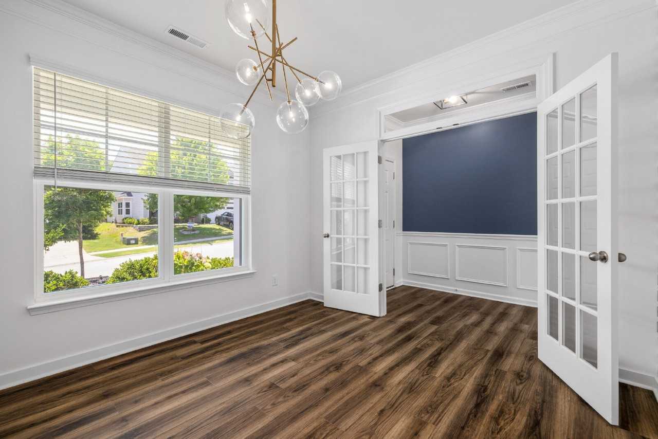 1069 Pennington Dr - Photo 4 of 45