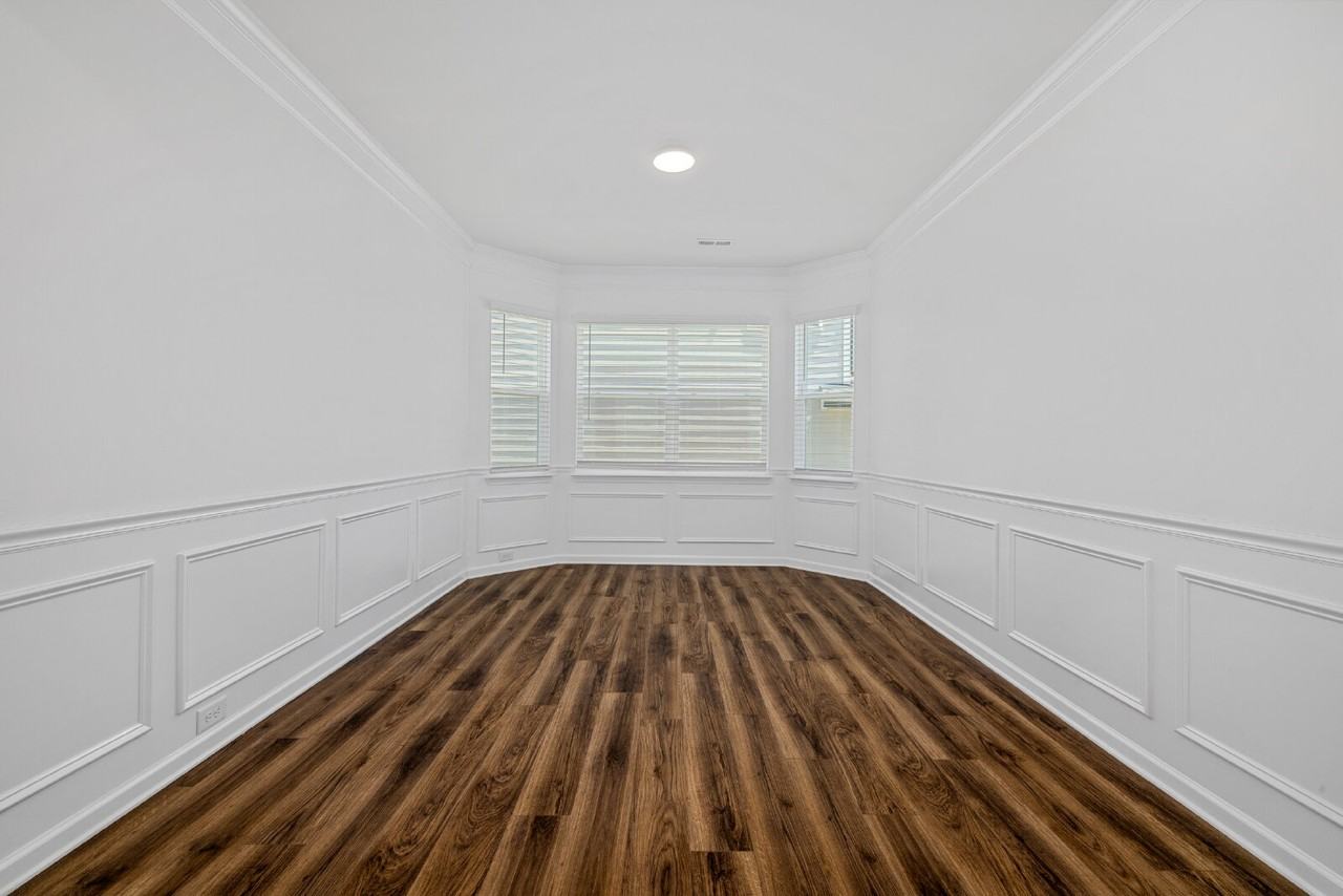 1069 Pennington Dr - Photo 5 of 45