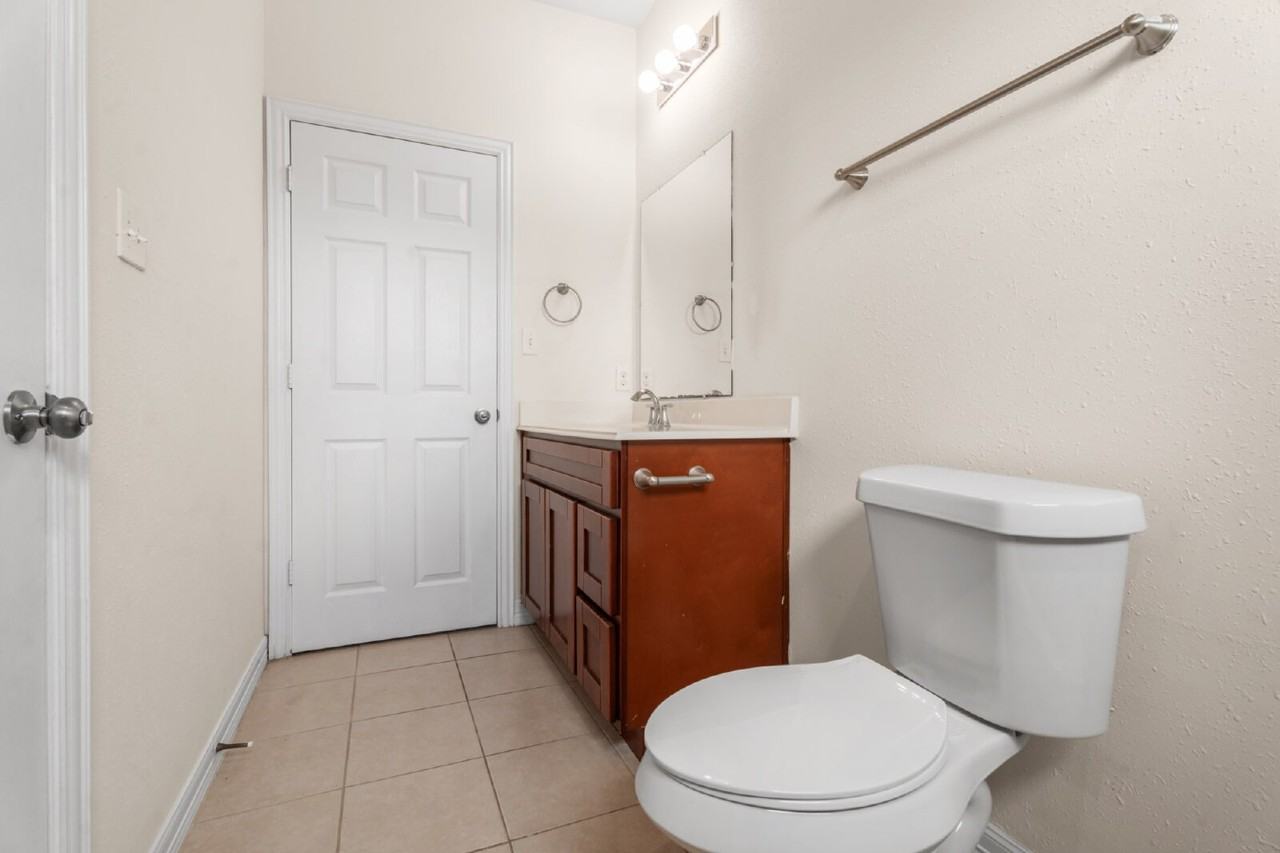 2407 Ferguson Way - Photo 5 of 34