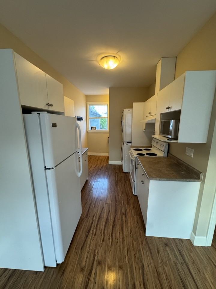 6815 196 Street - Photo 5 of 9