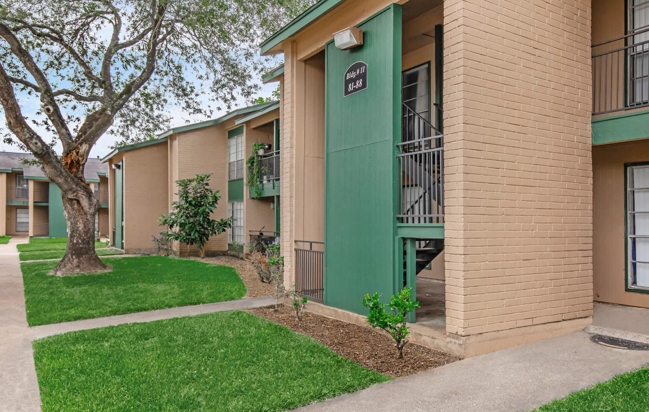 Twin Oaks - Photo 6 of 19