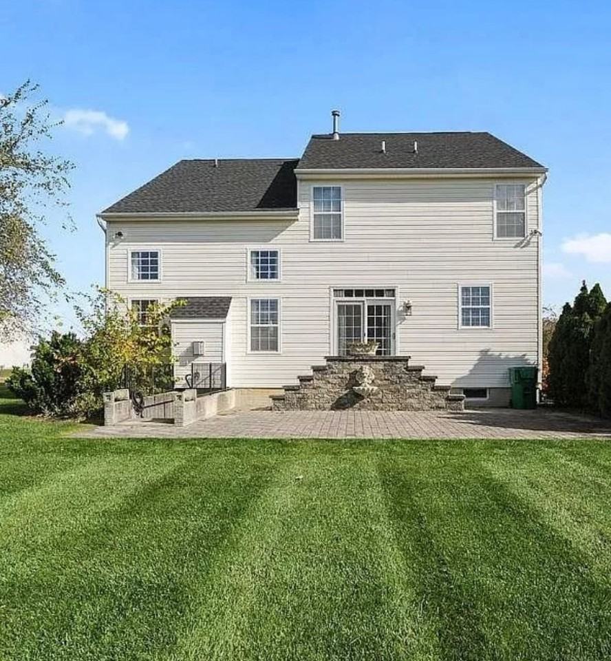 181 Almonds Way - Photo 3 of 13