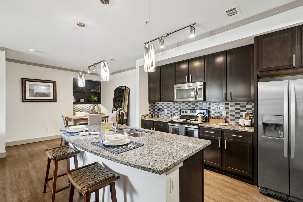 Plantation Park Apartments - Photo 2 of 48