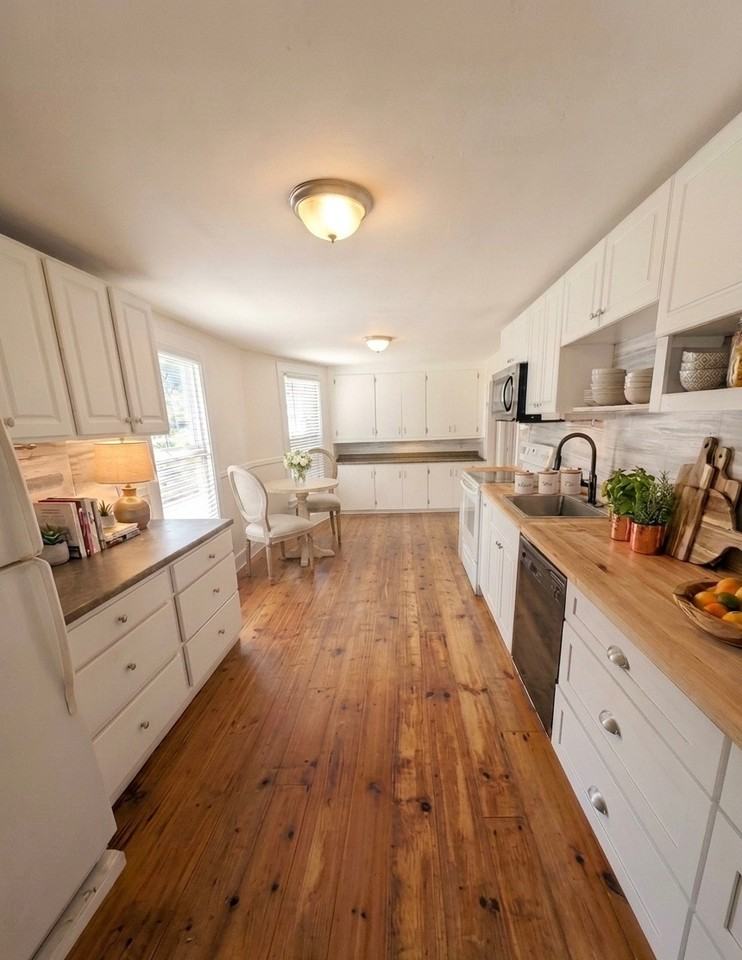 444 Saint John St #1 - Photo 2 of 14