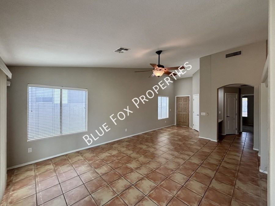 10163 E Falcon Point Dr - Photo 2 of 22