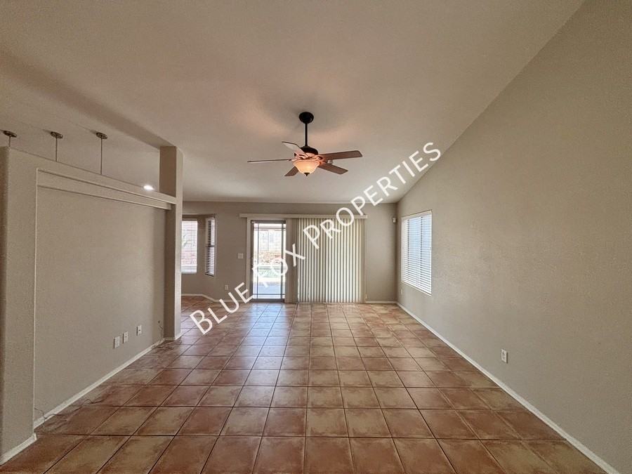 10163 E Falcon Point Dr - Photo 3 of 22