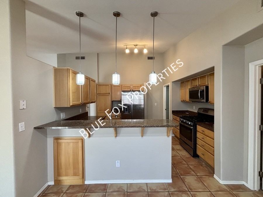 10163 E Falcon Point Dr - Photo 4 of 22