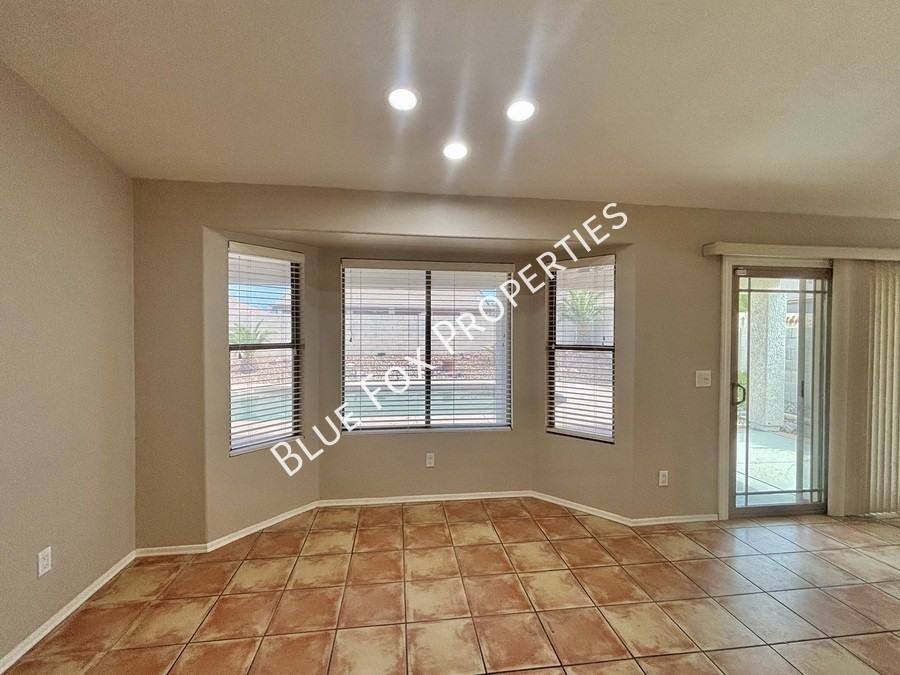 10163 E Falcon Point Dr - Photo 7 of 22