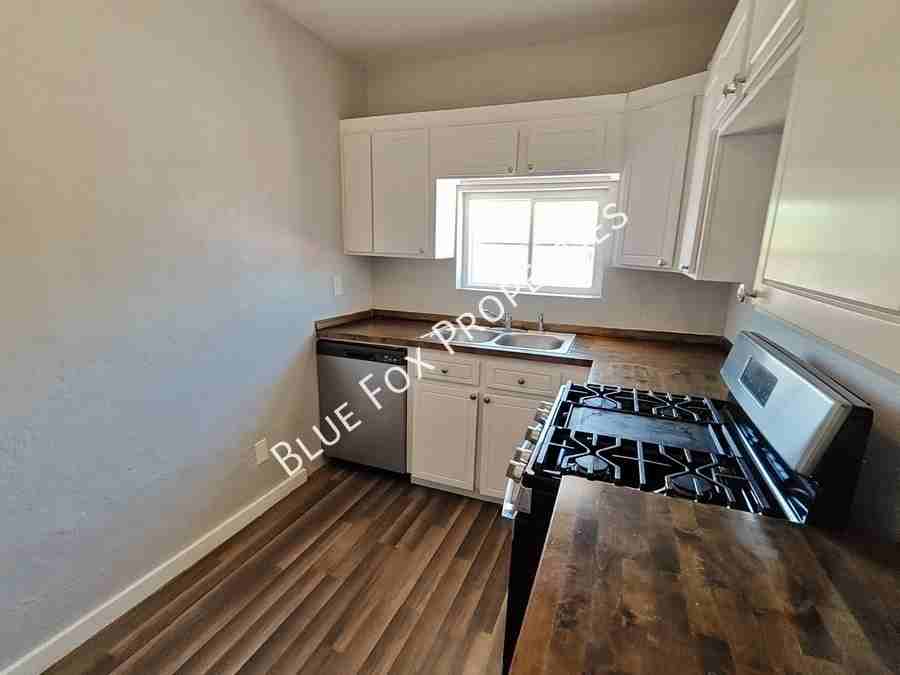 4124 E 1st St - Photo 6 of 23