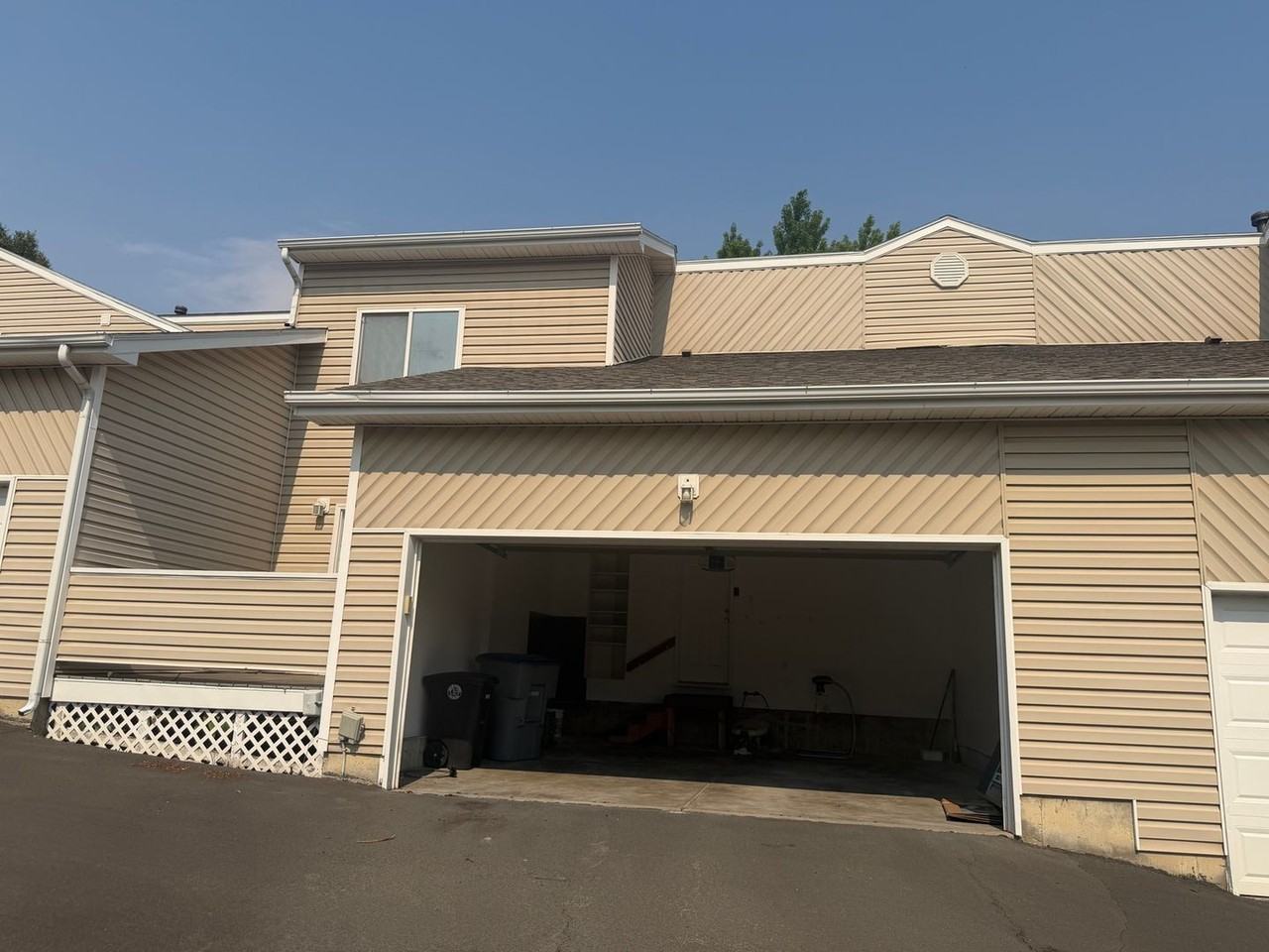 2155 Meadow Ct - Photo 3 of 33